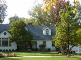 104 N Parkside Ave, Glen Ellyn, IL 60137