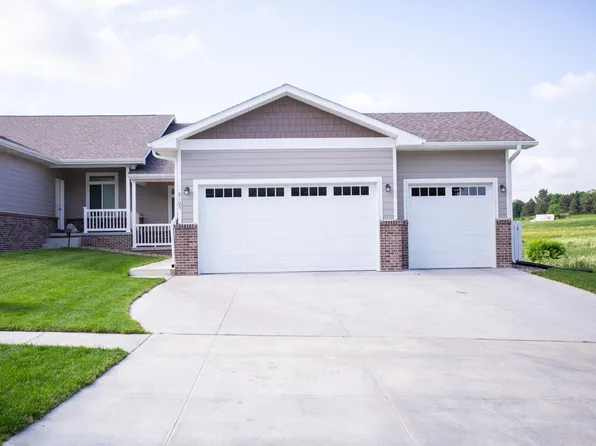 8105 Pine Lake Rd, Lincoln, NE 68516