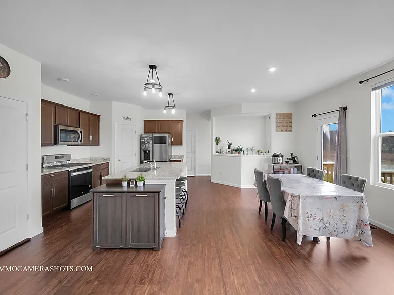 1398 Kessler Dr — Photo 6