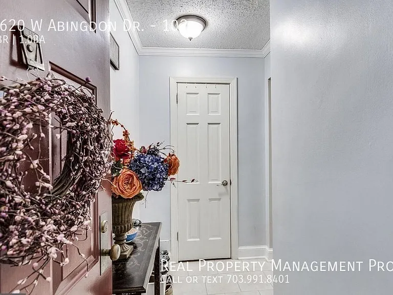 1620 W Abingdon Dr #102 — Photo 3