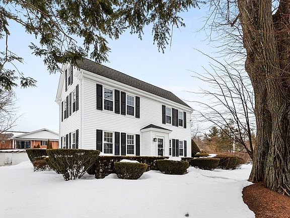 3rd image of 353 Concord Ave