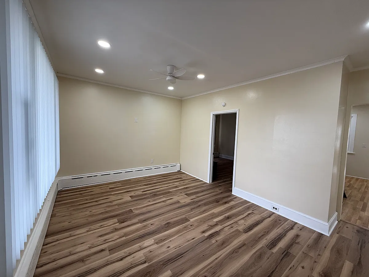 Building Photo - 1512 Ash St #1