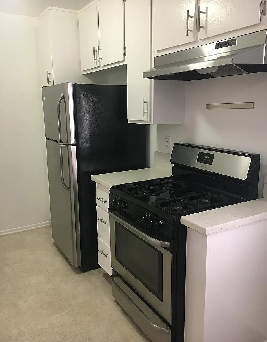 1236 Amherst Ave — Photo 3