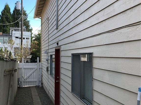 3rd image of 10523 Whitman Ave N