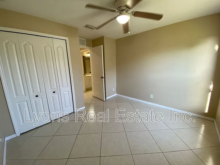 1104 NW 11th Pl — Photo 18
