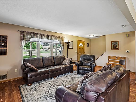 5th image of 8653 Twincreek Dr