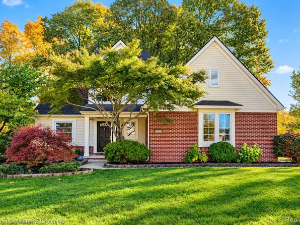 14307 Marina Dr, Van Buren Township, MI 48111