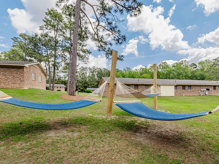 Hammock Garden at Villas at North Point and South Point Apartments