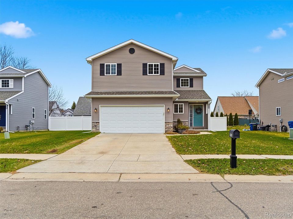 1st image of 250 Fountain Park Dr