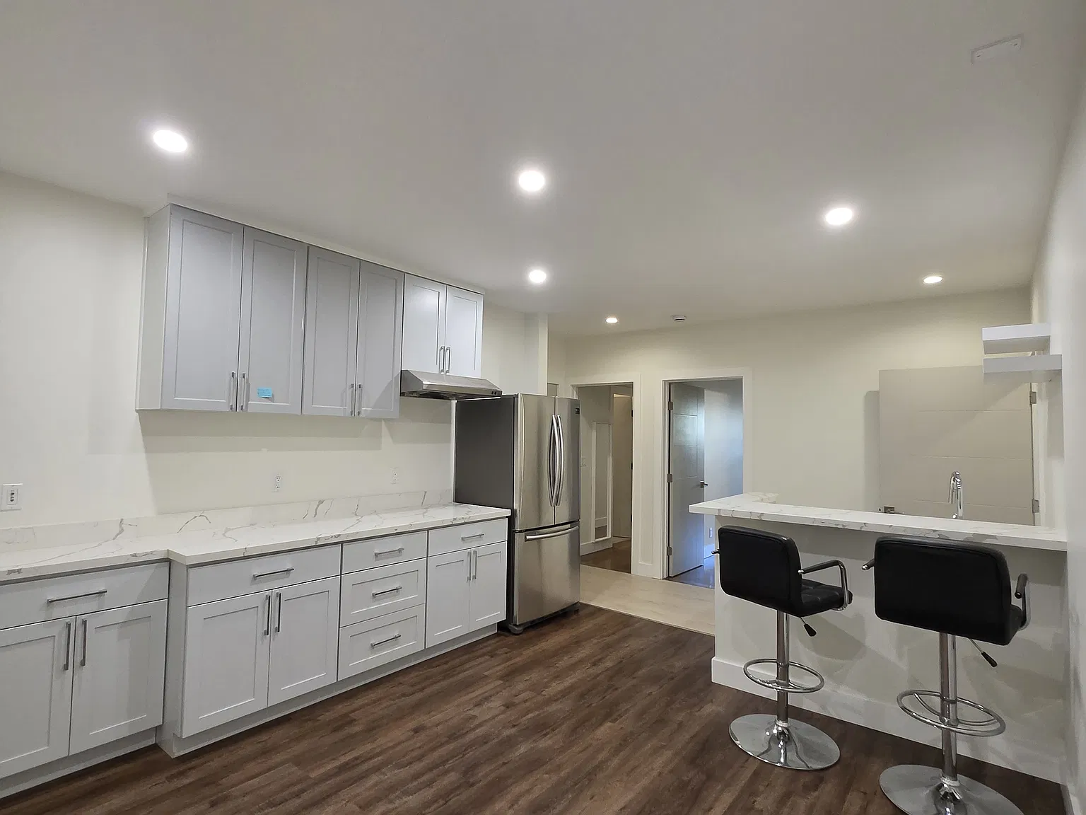 2 bed, 580 sqft, $3,200 — Photo 1