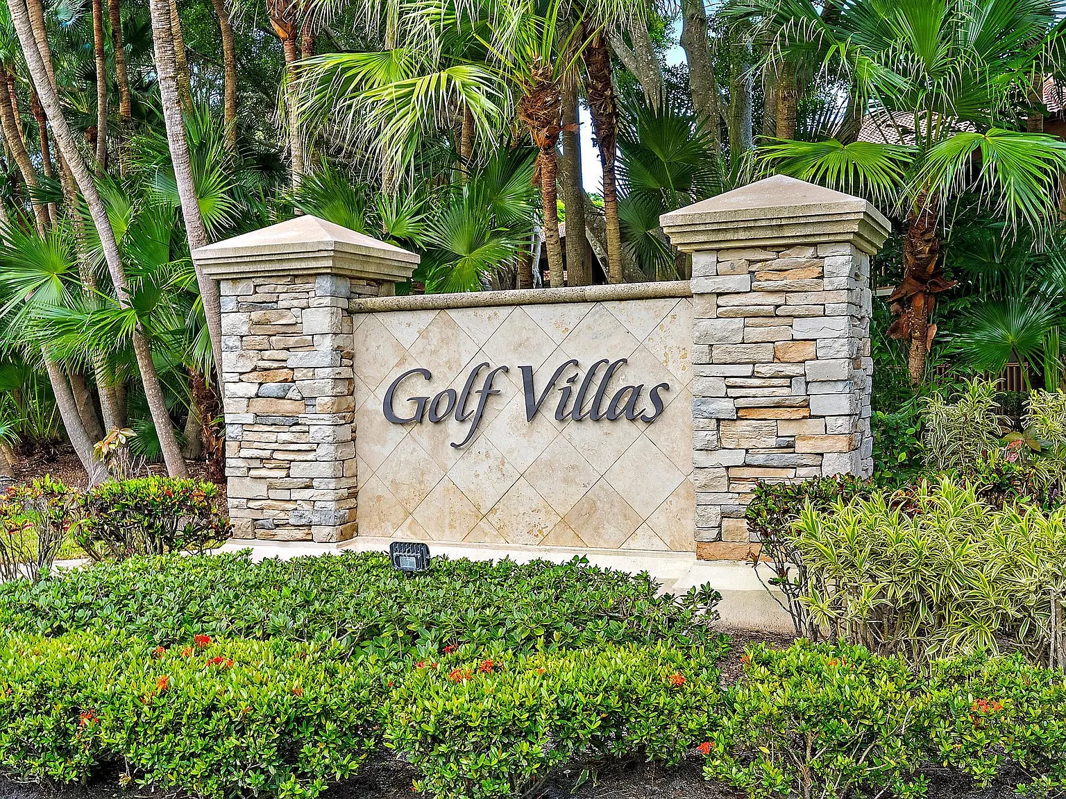 2 bed, 2.0 bath, 1366 sqft, $8,500 — Photo 2