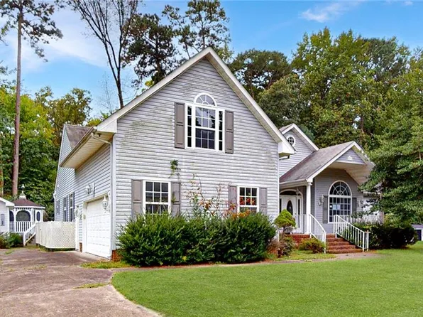 612 Wildwood Cir, Smithfield, VA 23430