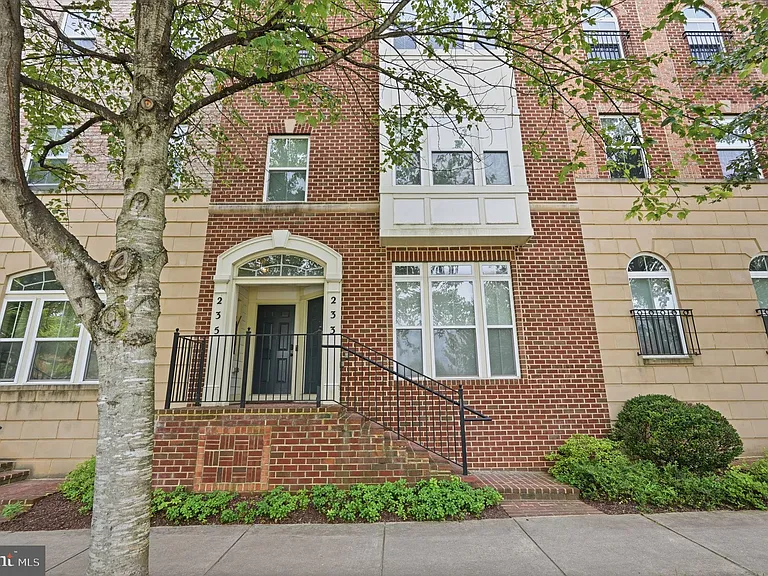 235 Community Center Ave #235 — Photo 1