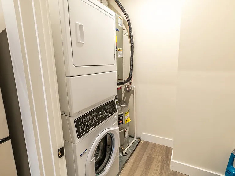 1135 Rose Hill Dr — Photo 14