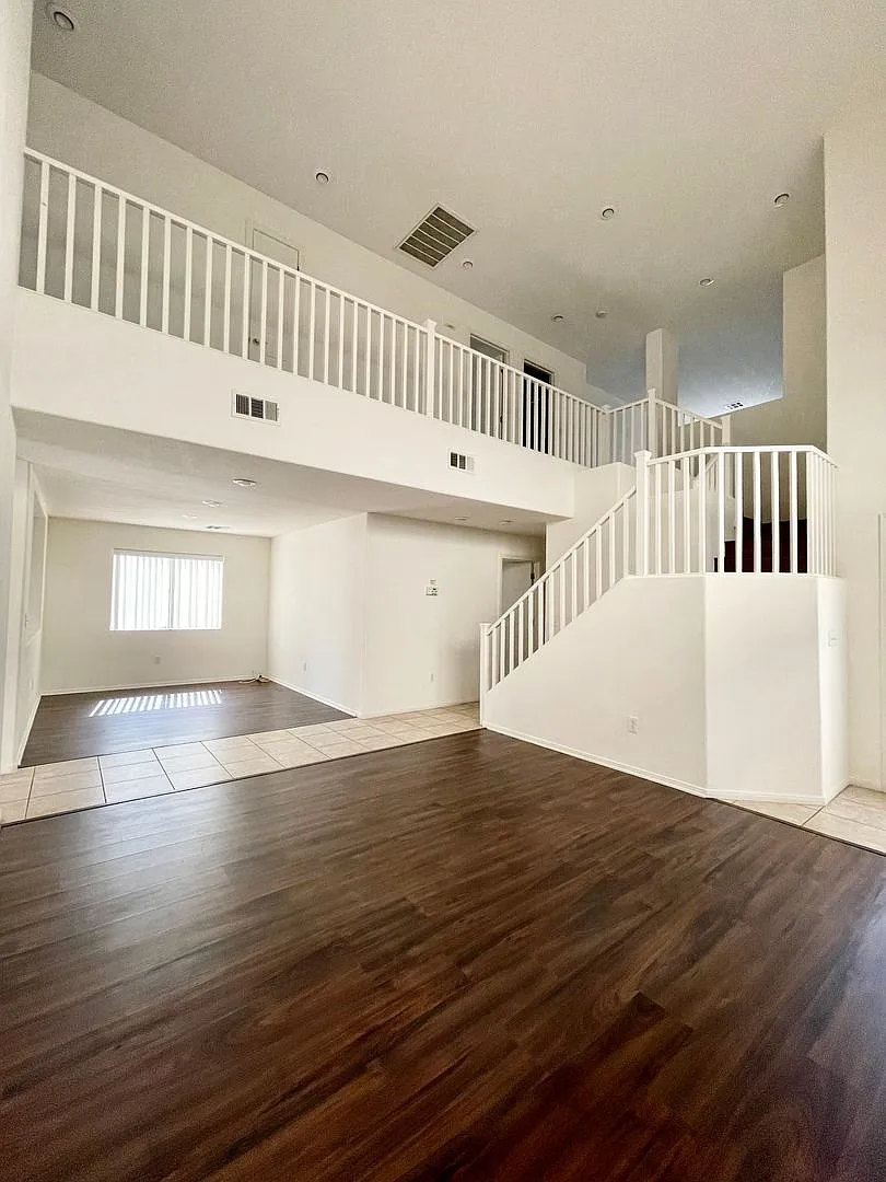 Open Floor Plan Spring Valley Home With A Bedroom And Shower Downstairs — Photo 2