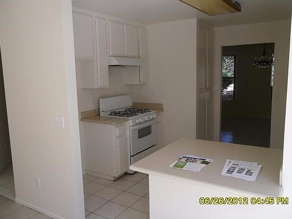 4th image of 10383 Shahaptian Ave