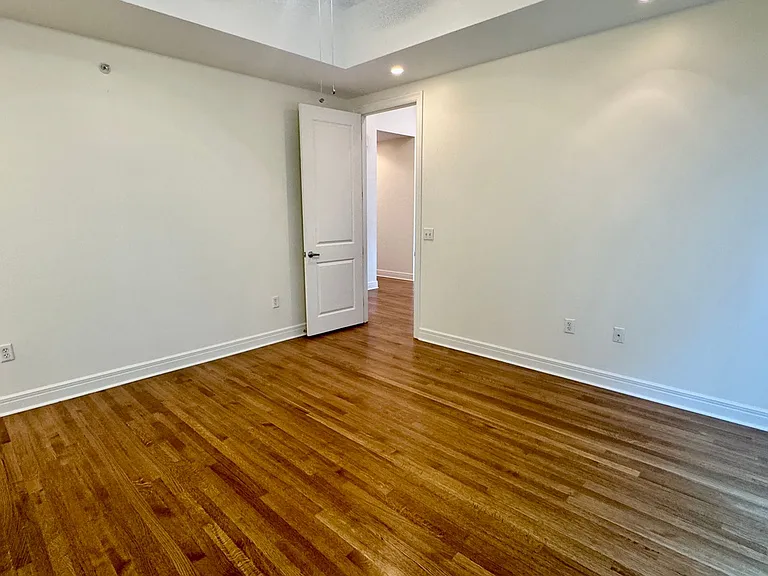 1101 Walnut St #501 — Photo 11