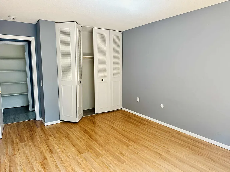 24 Shrewsbury Green Dr #B — Photo 15