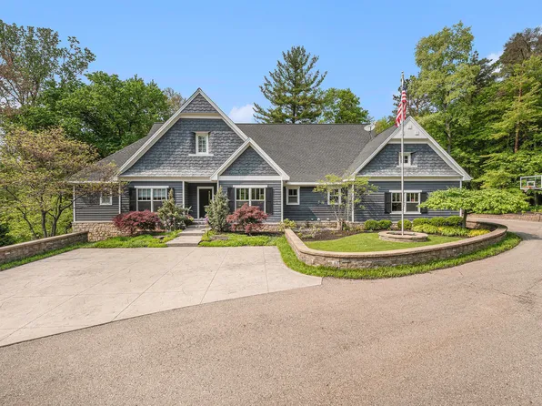 1480 Buttrick Ave SE, Ada, MI 49301