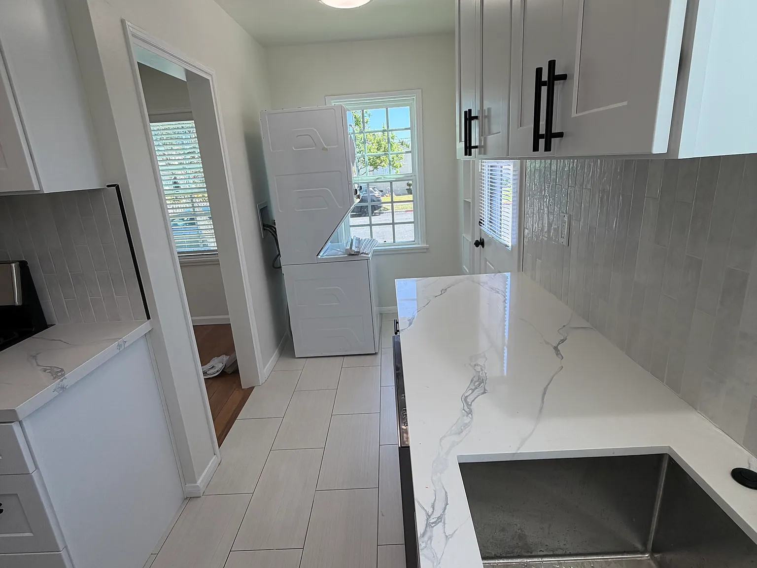 2 bed, 800 sqft, $2,500 — Photo 4