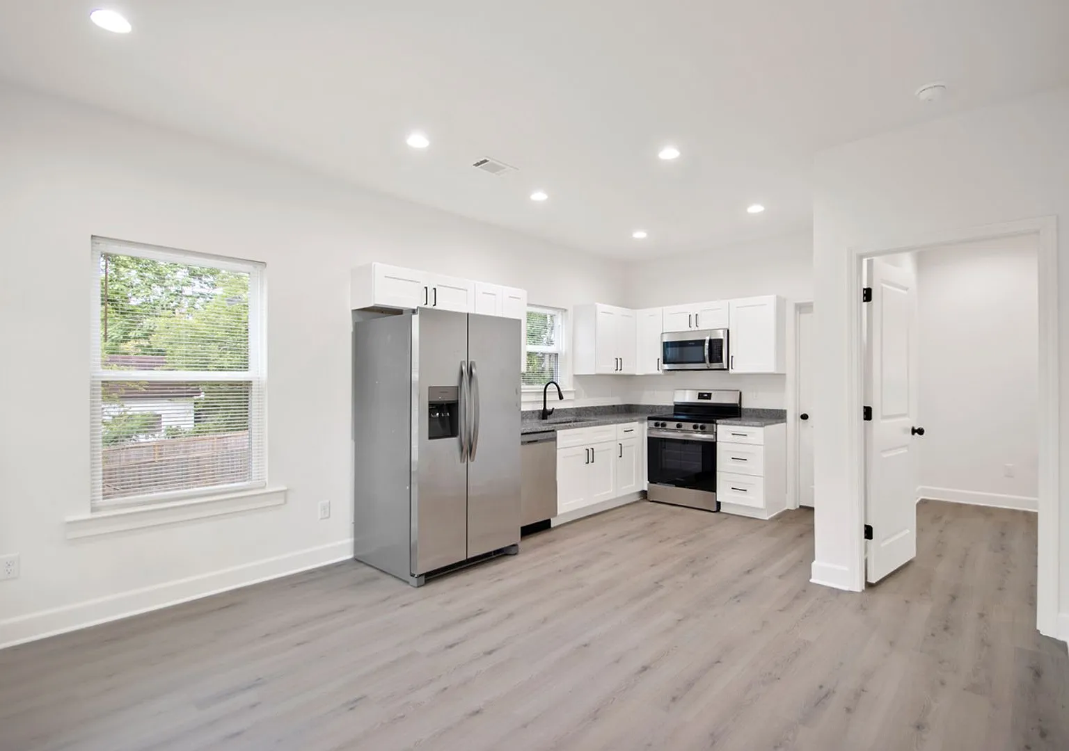 212 S Park St — Photo 1