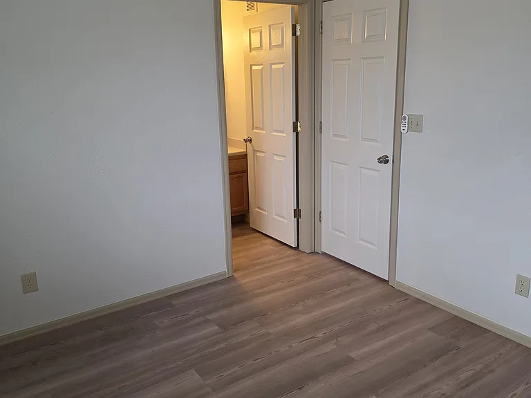 443 Pear Ln — Photo 13