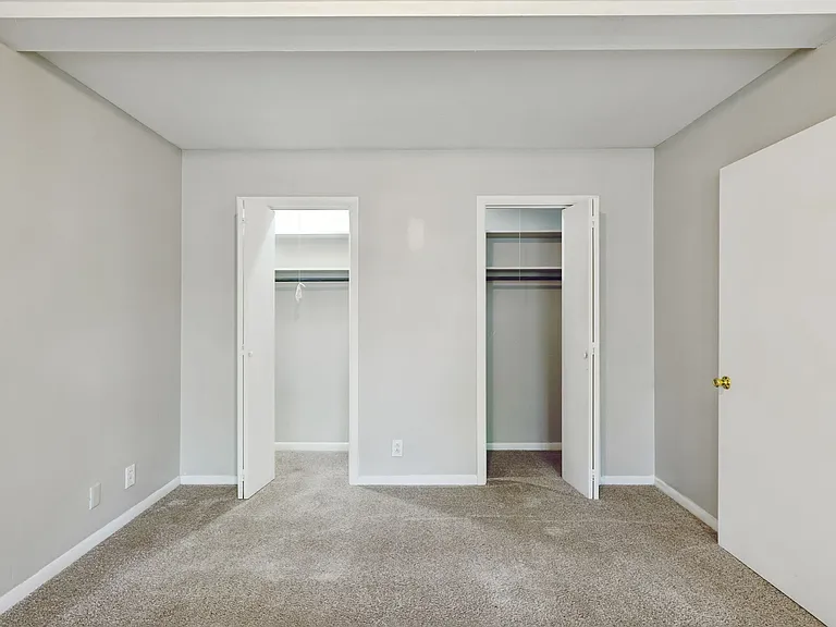 550 Harding Pl #E113 — Photo 8
