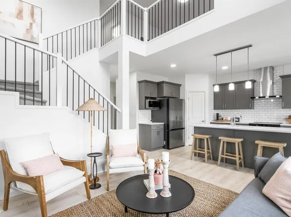 15772 7th St NE, Edmonton, AB T5K 6K8