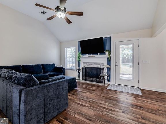 5th image of 145 Abigail Cir