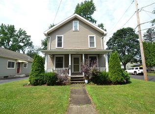 125 N Lincoln Rd, East Rochester, NY 14445