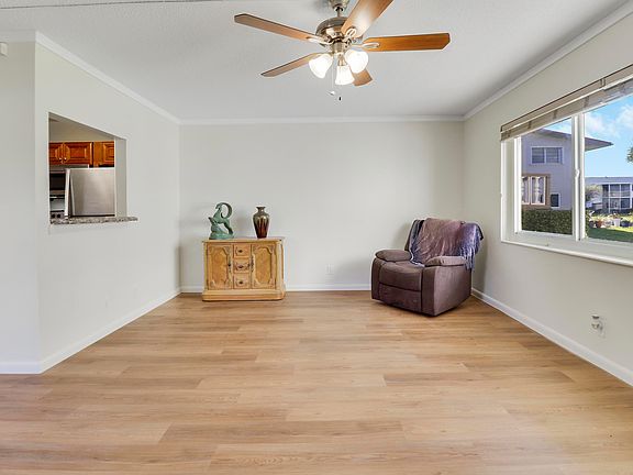 3rd image of 269 Norwich L