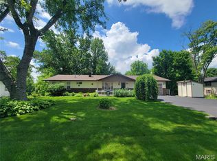 1317 Bridlespur Ln, Troy, IL 62294