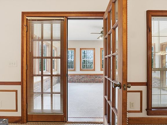 5th image of 2522 Chimney Ridge Dr SW