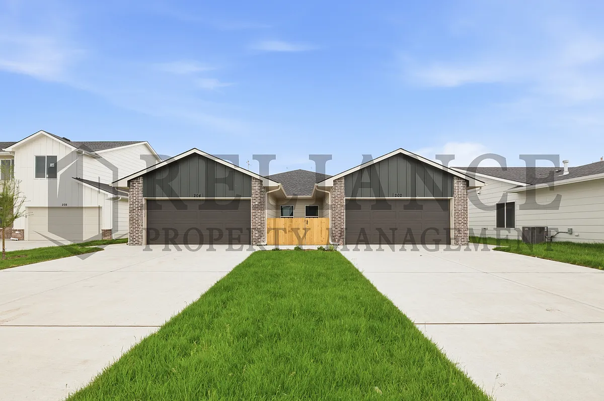 Building Photo - 204 N Gowen St