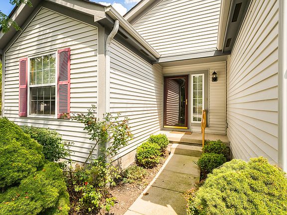 3rd image of 4415 Windrow Dr