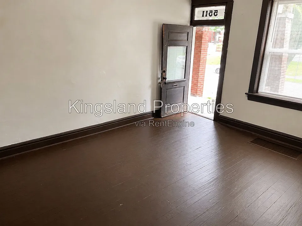 5509-5511 Alaska Ave #5511