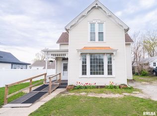 903 Broadway St, Pekin, IL