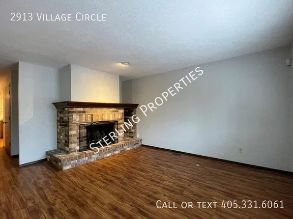 2913 Village Cir, Edmond, OK 73013