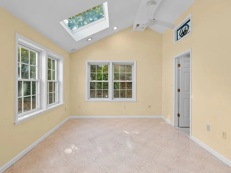 4116 Warner St — Photo 17
