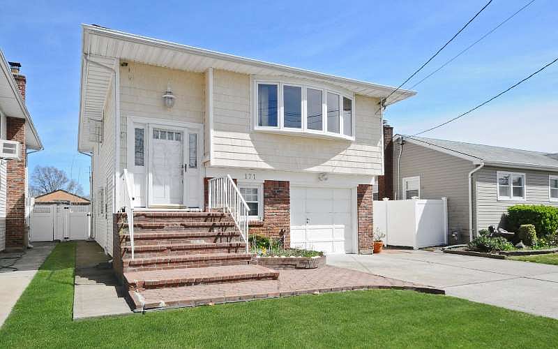 1st image of 171 Roosevelt Ave