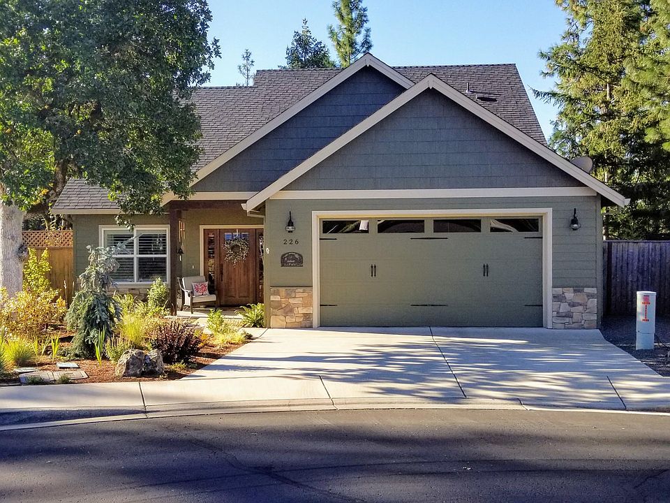 1st image of 226 White Oak Way