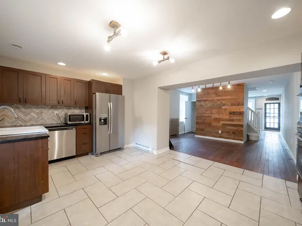 4735 Umbria St, Philadelphia, PA 19127