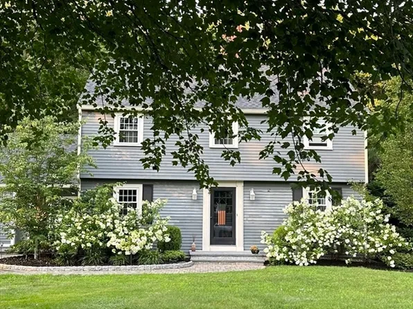 4 Puritan Rd, Wenham, MA 01984