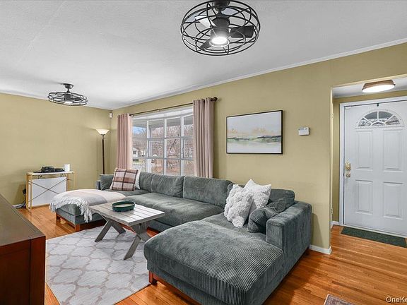 3rd image of 4 Ridgewood Terrace