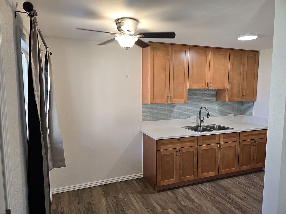 Kitchen / Dinning Space