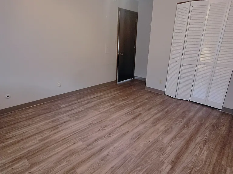 525 Plum St #8 — Photo 8