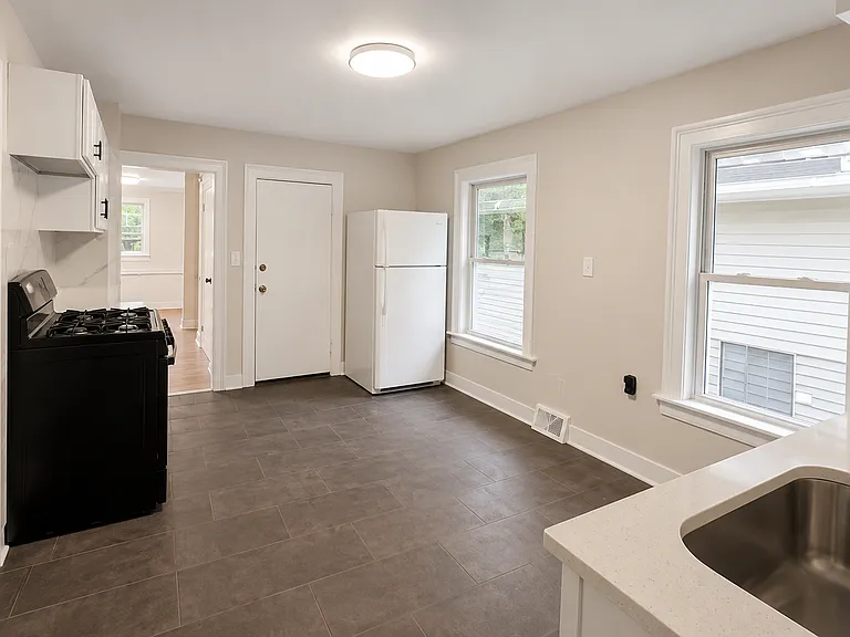 48 Stevens St #2 — Photo 2