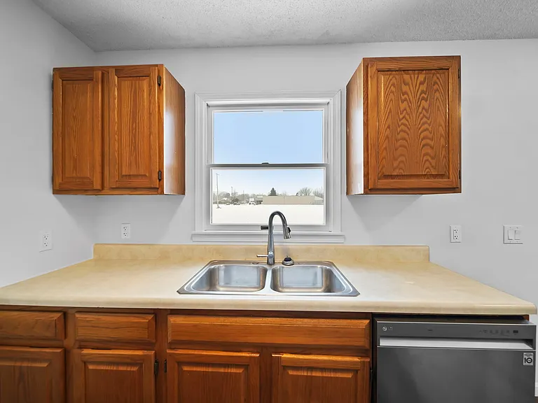 419 Connor St #14 — Photo 10