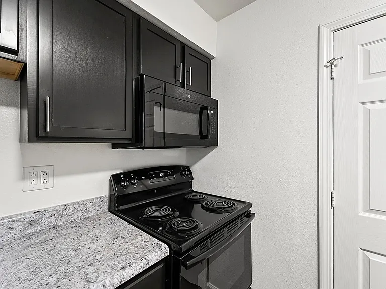 Metro Apartments At Bethalto — Photo 85