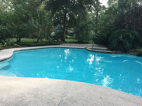 Pool & Spa